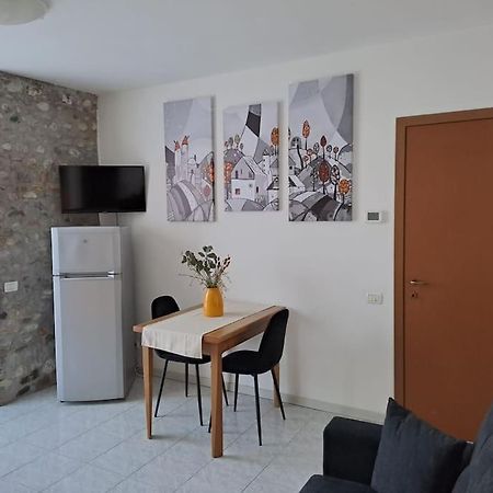 Appartamento Anna Lungo Fiume - Lago Maggiore Sesto Calende Buitenkant foto