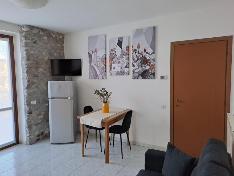 Appartamento Anna Lungo Fiume - Lago Maggiore Sesto Calende Buitenkant foto